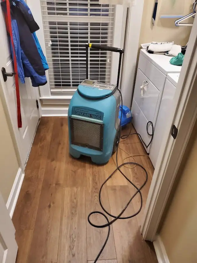 Commercial dehumidifier deployed for Crawl Space Restoration in Overland